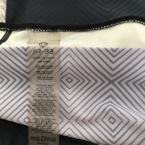 AR-33 Alpha Geometric Pattern Ombré Legging XL - Picture 8 of 8